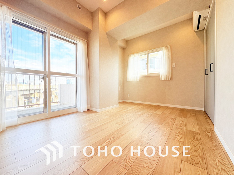 内装 採光もある洋室は、くつろぎのひと時を過ごすのにぴったり