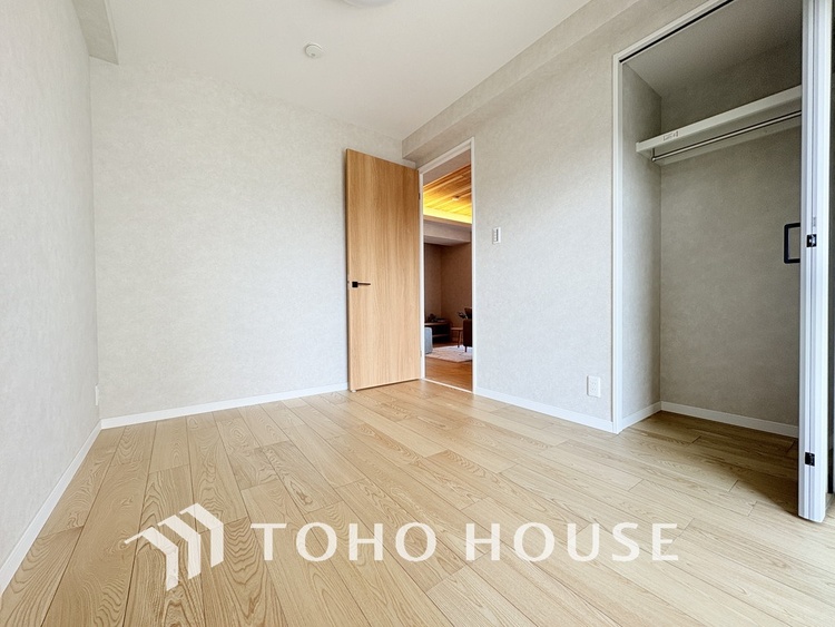 内装 シンプルですっきりとした室内は飽きのこない居心地の良い雰囲気です