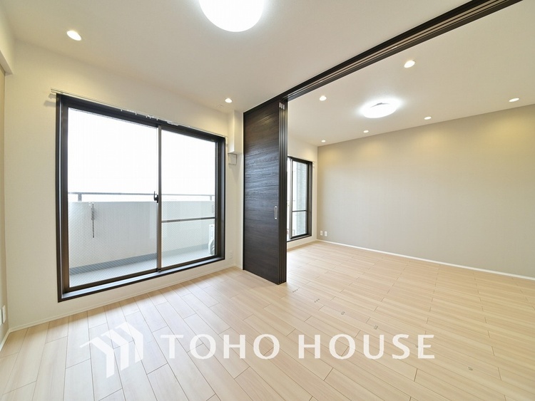 内装 1日の疲れを癒し、心地よく寛げるようゆったりとした広さをしています