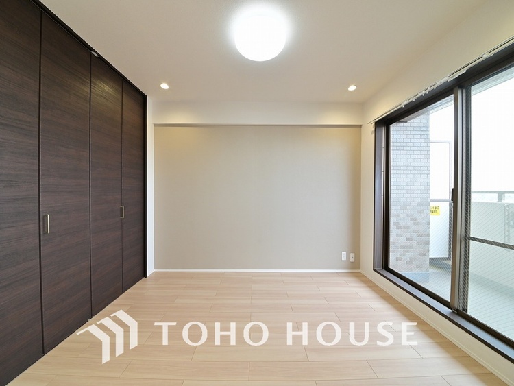 内装 シンプルですっきりとした室内は飽きのこない居心地の良い雰囲気です