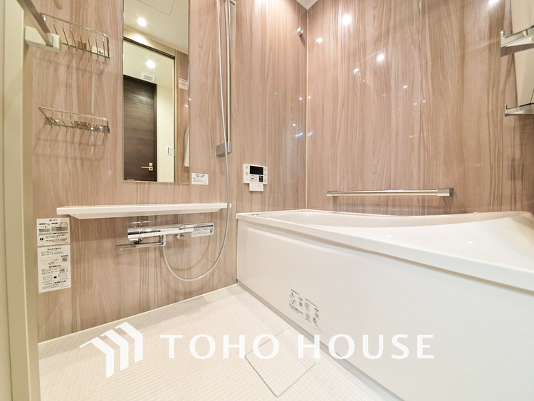 風呂 一日の疲れを癒すバスルームは、心地よいリラックスを叶える清潔感溢れる空間