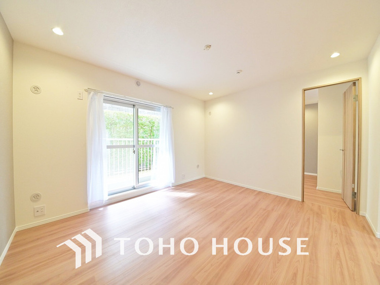 内装 広がりのある住空間、家族が集まるリビング・ダイニング