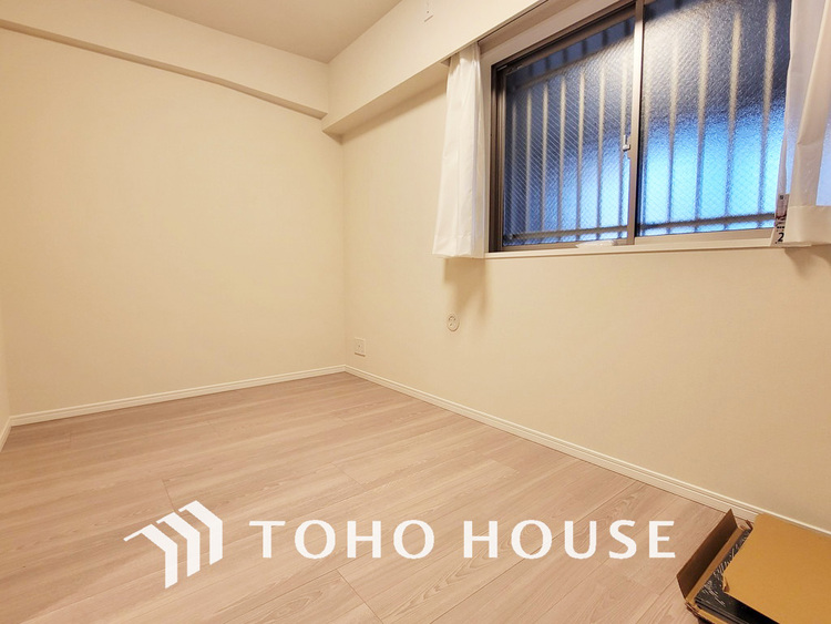 内装 採光もある洋室は、くつろぎのひと時を過ごすのにぴったり