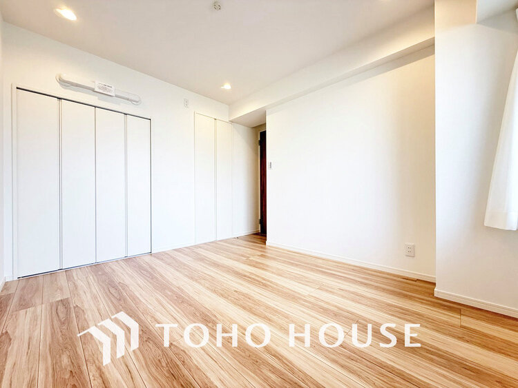 内装 シンプルですっきりとした室内は飽きのこない居心地の良い雰囲気