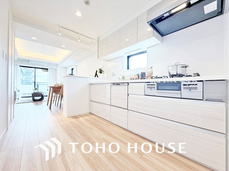 キッチン 落ち着きのあるカラーで統一された清潔感と気品が溢れるキッチン