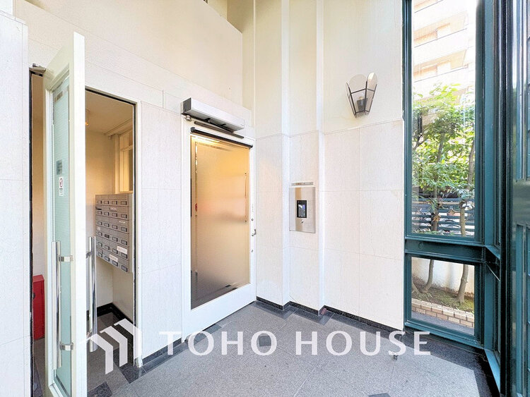 エントランス 落ち着いた色合いのエントランス