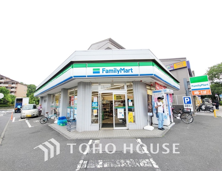 周辺 ファミリーマート 横浜本牧通り店　距離550m