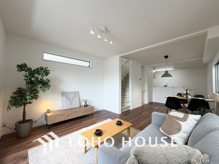 内装 明るいLDKは自然と家族が集まるコミュニケーションの場所に