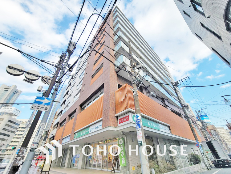 外観 〜「桜木町」駅より徒歩2分の好立地マンション〜ゆとりあるLDK約15帖には床暖房付き〜