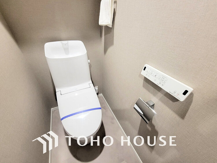 トイレ トイレには快適な温水洗浄便座付