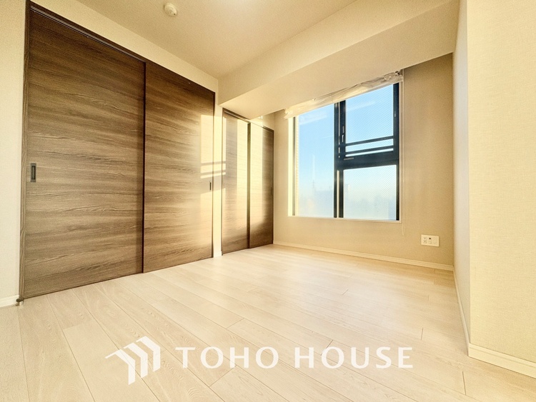 内装 寝室は一日の疲れを癒す大切な空間。快適で落ち着けるおすすめの間取りです。