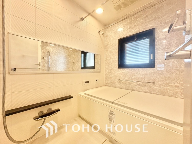 風呂 浴室は一日の疲れを癒す特別な空間。清潔感と快適性で心身ともにリフレッシュできます。