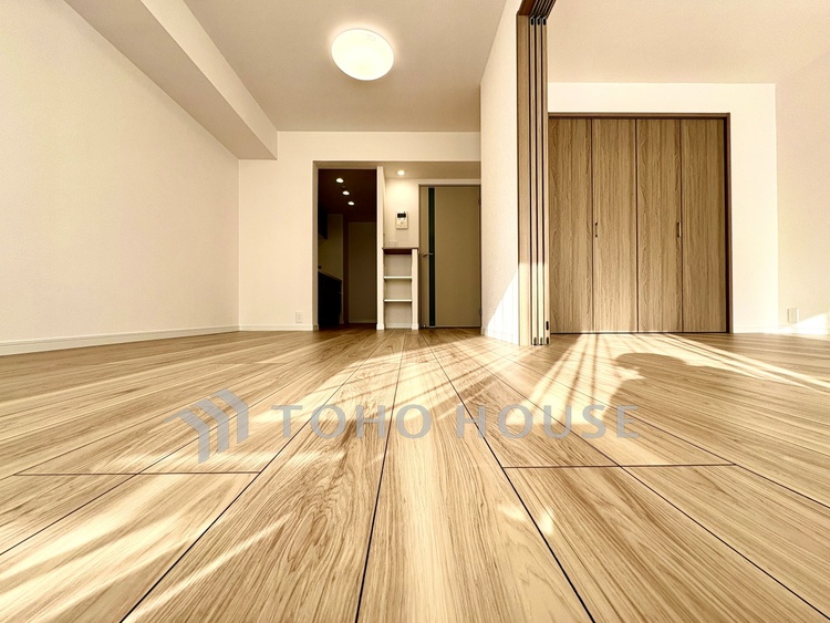 内装 ◆隠された美しさ◆流麗な音楽が流れているような繊細でいながら整然かつ堅牢なこの空間。この空間は確かに美しい。しかし、そこには美しさ以上のものが隠されている。