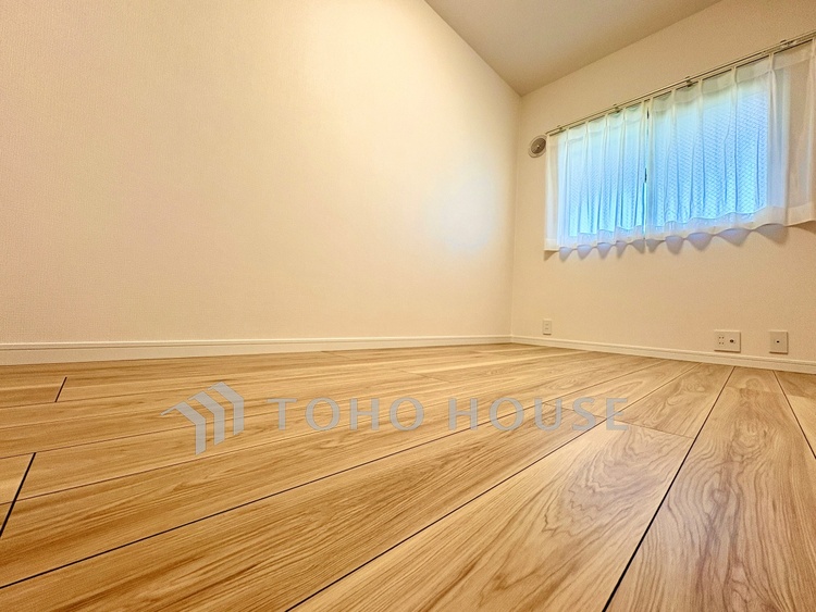 内装 ◆色彩◆この空間に放たれた光は華美なまでに演出されたデザイン。流れる時をより芳醇なコーヒーの様な色彩奏でるアダージョ。そして情景豊かな作品のような暮らしがイメージできる。