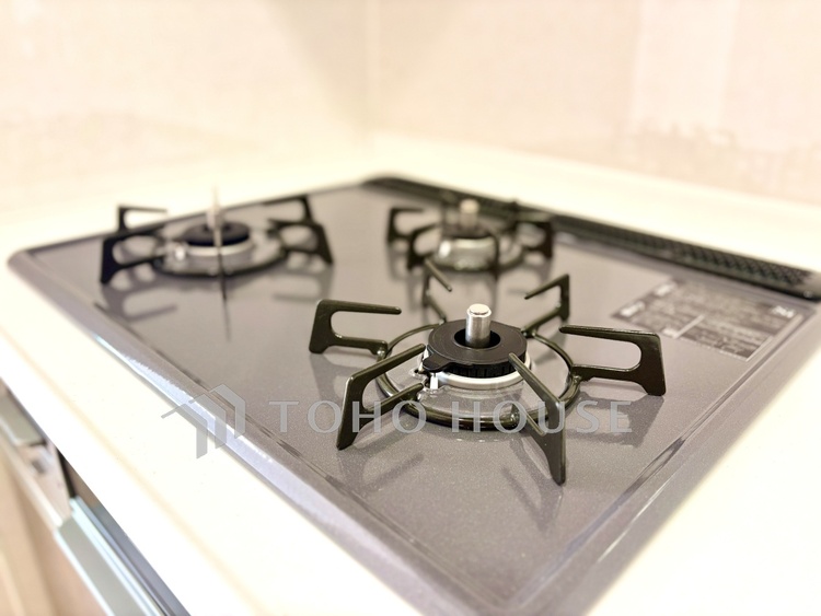 キッチン ◆海の向こうへ沈む夕日◆オレンジ色の光は大人になった今の僕にはわかる。1日の終わりを伝えに来たわけではなく、また明日が来る方へ導いてくれた事を。