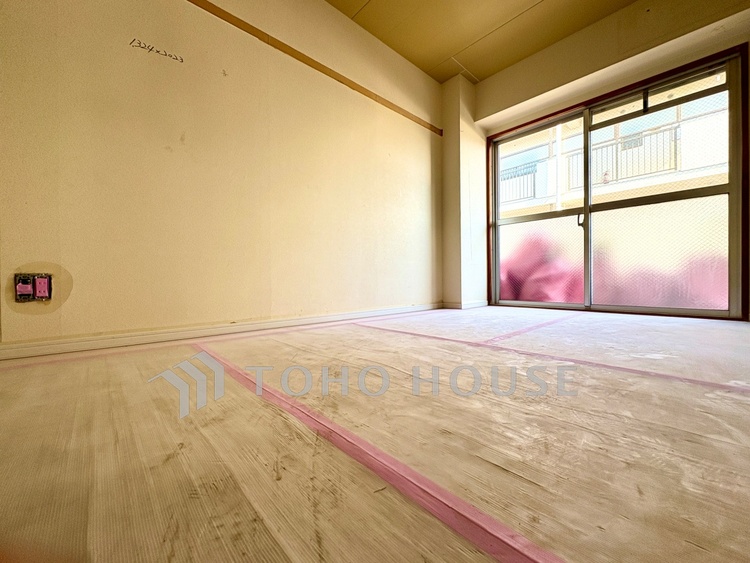 内装 ◆癒しの空間◆室内構成に拘り採光とセンスを散りばめた空間。それは『柔らかさ』に似た素敵な居場所。そこに暮らす人のことを考えつくり出したものは『癒し』という心地よい居場所なんだと思う