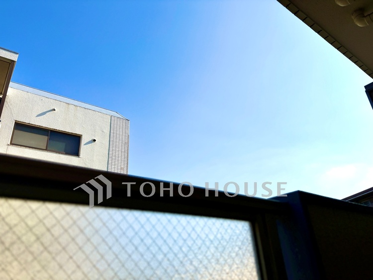 キッチン ◆ここに在る◆事も無げに美しく、伝えるには筆舌に尽くし難い。豪華絢爛や華美と言う事ではなく、住まう者にとって暮らし易く心地がいいと言う美しさがこの住まいには込められている。