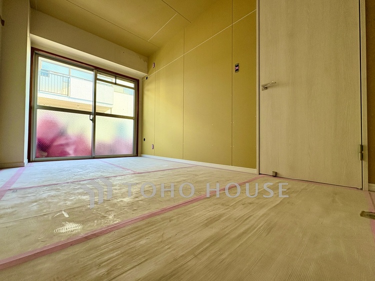 洗面 ◆陽溜まり◆の温もりを感じ、ふわりと寄り添う太陽の妖精たちが自然と僕達を微睡ませる。うとうとしたい訳ではないがそんな時間が嫌いじゃない自分がここにいる。