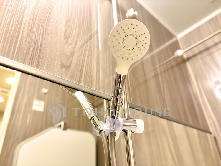 風呂 【浴室】湯粒が肩に落ち、静かに一日がほどけていく。深呼吸とともに、心まで洗い流される時間。