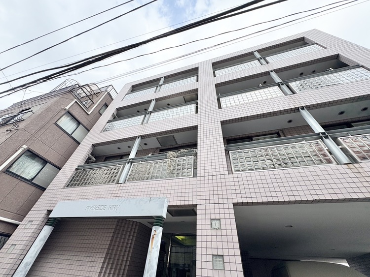 外観 【APPEARANCE】◆陽光◆が差し込む。この開放的な空間に家族の笑顔が集う。家族が一緒に過ごす空間は明るく、そして居心地よく。