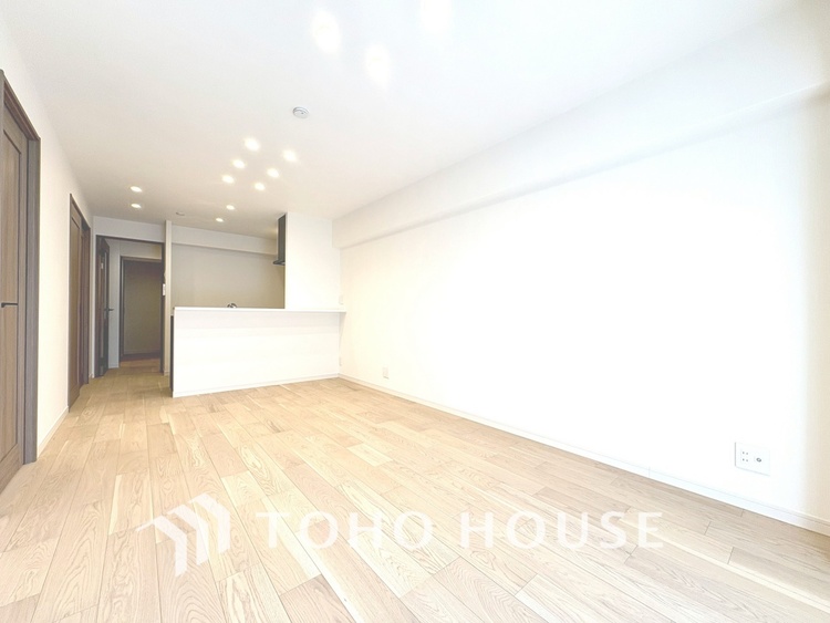 内装 【LIVING】◆眩い◆光が燦々と入り、家族の笑顔を照らす。「いつまでも続いて」と願う夢のような毎日がここにある。