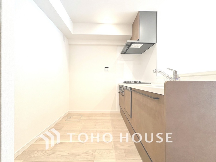 キッチン 【KITCHEN】◆ワクワク◆開放的で機能性も高いシステムキッチン。お子様は毎日のご飯にワクワク！