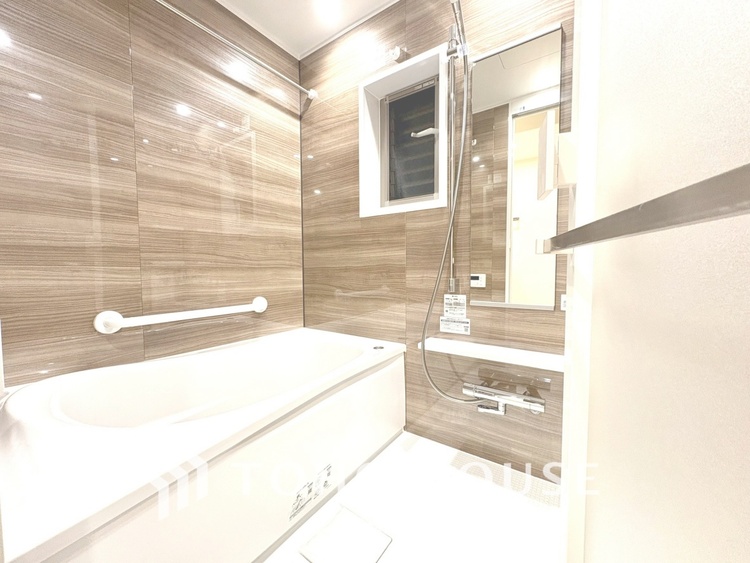 風呂 【BATHROOM】◆プライベートな空間◆simpleだからrelaxできるんです。こころもからだもキレイさっぱり。