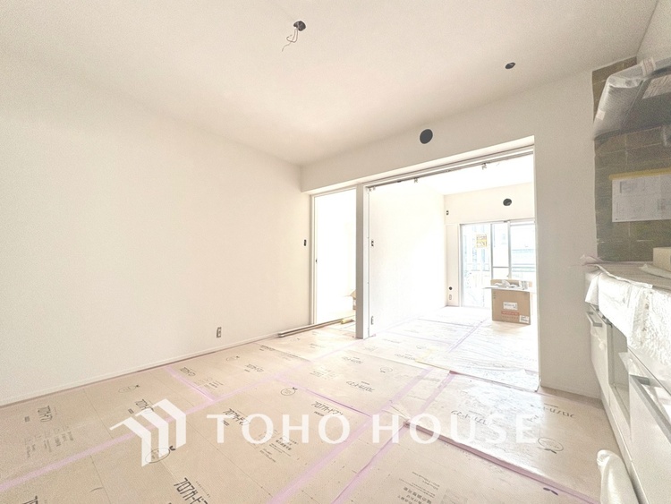 内装 現在改装中◆煌びやか◆愛おしい家族との団欒の時間をより一層幸せなものに感じさせる煌びやかなLDK。輝かしい毎日が待っています。