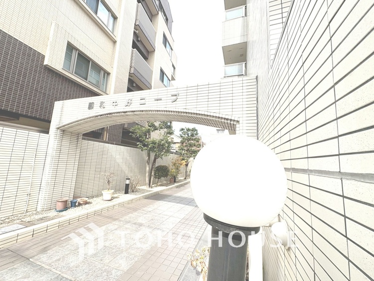 エントランス 現在改装中◆輝き◆統一されたWHITEなWASHROOM。憧れの輝かしい暮らしがここにある。