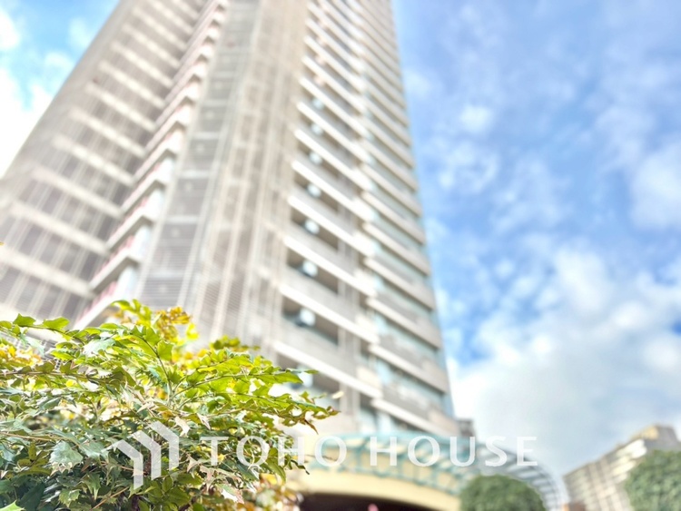 外観 【APPEARANCE】◆陽光◆が差し込む。この開放的な空間に家族の笑顔が集う。家族が一緒に過ごす空間は明るく、そして居心地よく。