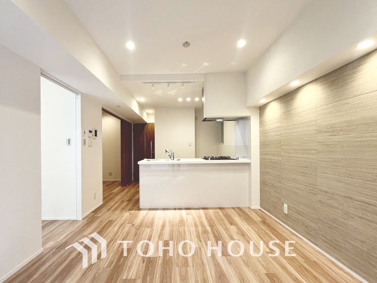 内装 ◆Sunshine◆光が燦々と入り、いるだけで気持ちいい。「開放的でゆとりあるお部屋です。」