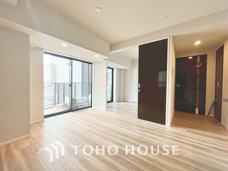 内装 ◆眩い◆光が燦々と入り、家族の笑顔を照らす。「いつまでも続いて」と願う夢のような毎日がここにある。