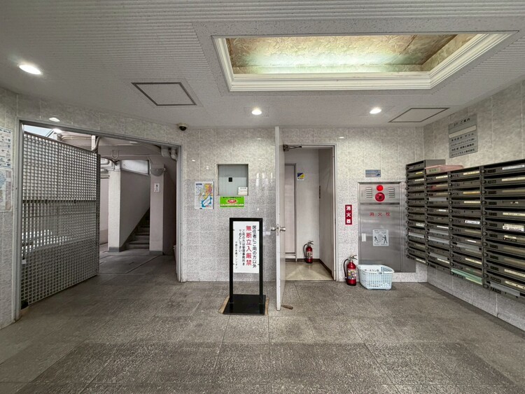 その他 館内は静寂な中が保たれており、管理が行き届いている印象を受けました。