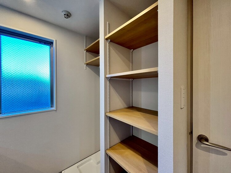 その他 家電やスーツケース、ストック品など何でも片付く嬉しい空間です。