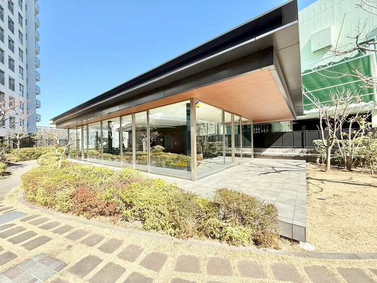 その他 上質感漂う玄関アプローチです。