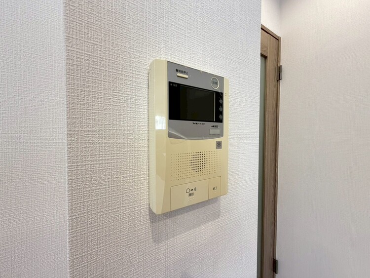 その他 誰が来てもわかる様にモニター付きインターホンを設置。