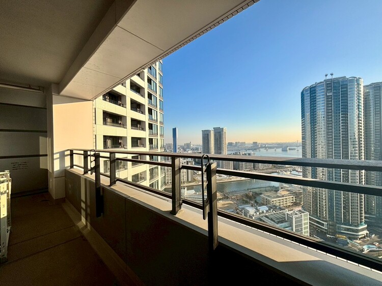 その他 朝の澄んだ空気や、夕方に吹く清々しい風を感じられるバルコニー。