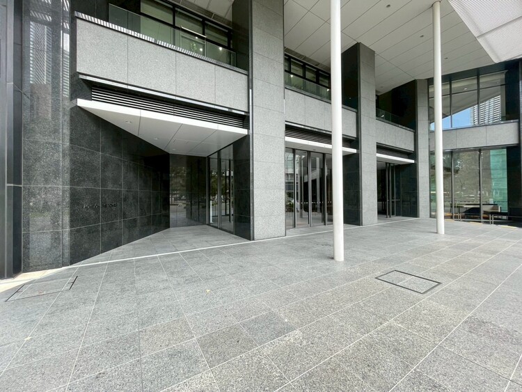 その他 上質感漂う玄関アプローチです。