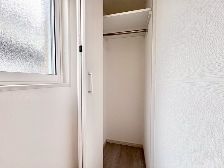 その他 収納スペースが付いていて、お部屋を広く使っていただけます。