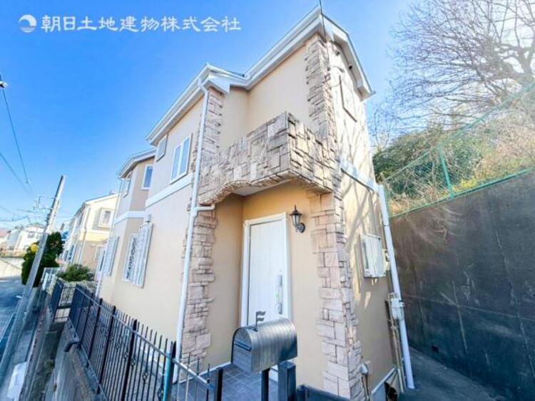 外観 【外観】流行に左右されず将来にわたって価値が継続する佇まい！良好な住環境が保たれたエリアで新生活を！