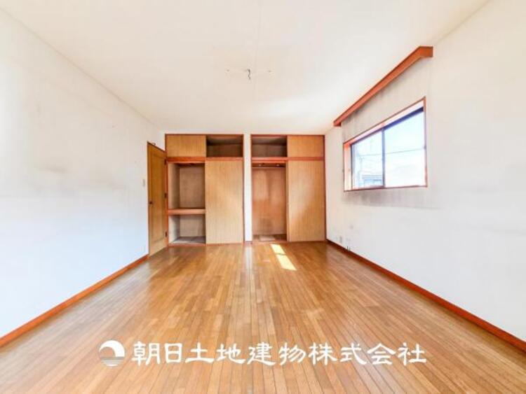 内装 【居室】趣味・感性で個性的に飾って頂けるようシンプルに仕上げてあります。