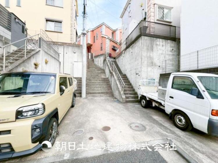 外観 【外観写真】大切なご家族、招いた友人と過ごすひと時を溢れる光が優しく包み込む空間。大切な人とともに、心穏やかに過ごすひととき。家族との時間、自分の時間を大切にできる空間を作りました。