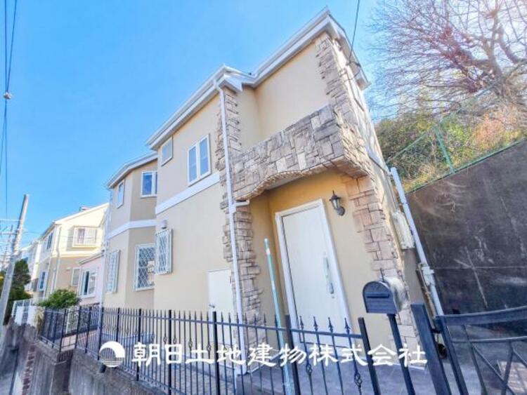 外観 デザインされた空間と競い合うかのような充実した建物となっております。