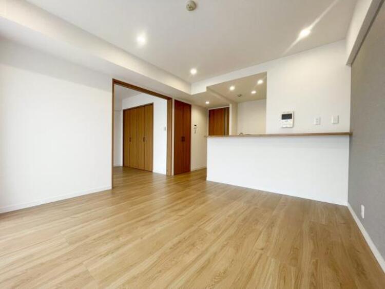 居間 お気軽にお問い合わせください。