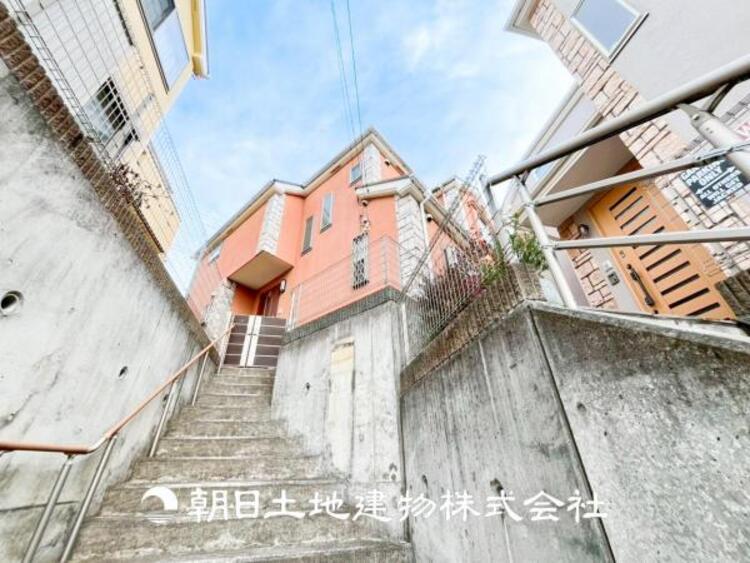 外観 【外観写真】大切なご家族、招いた友人と過ごす大切な時間を差し込む光が優しく包み込む空間。大切な人とともに、心穏やかに過ごすひとときを味わってください。