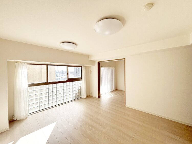 居間 快適に過ごす毎日を求めて、暮らしの中でご自身の「マイホーム」に創り上げてください。