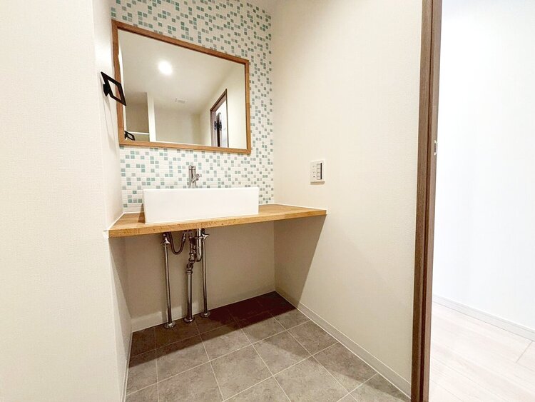 洗面 何かと物が増える場所だからこそ、スッキリと見映えの良い空間に。