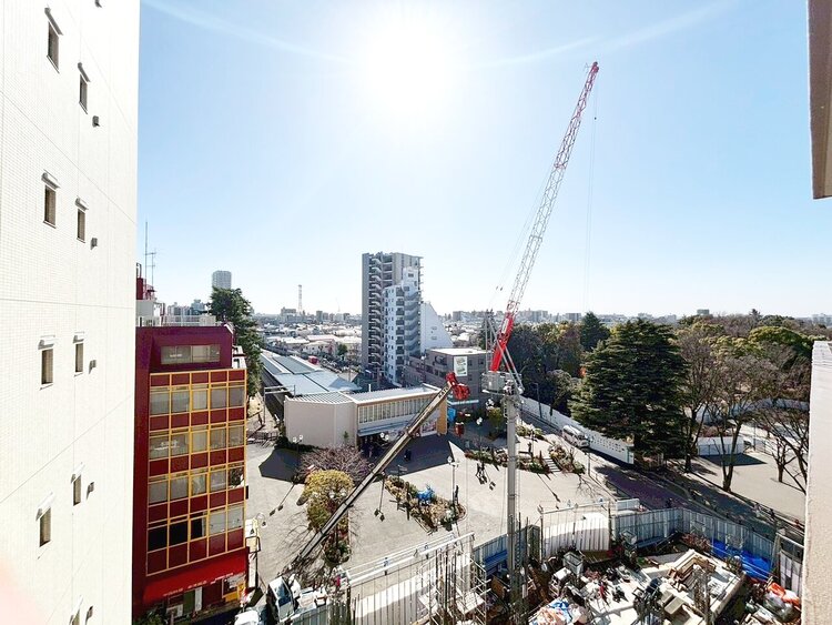 バルコニー 頬をなでる、優しい風を感じることが出来ます。