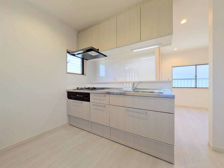 キッチン スマートな意匠と充実の機能を備えたキッチンが、暮らしにおいしい彩りを添えます。