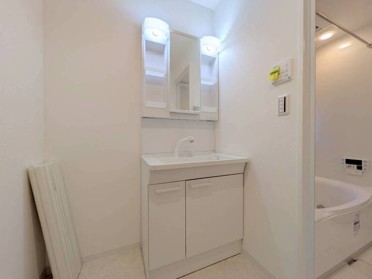 洗面 何かと物が増える場所だからこそ、スッキリと見映えの良い空間に。